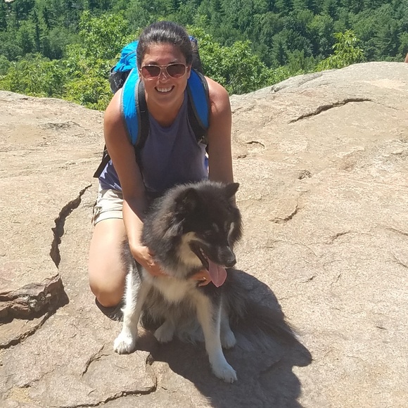 Profile Picture of Renee Fontaine (@renee2914) on Poshmark