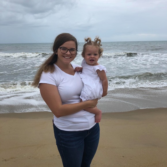 Profile Picture of Bailey Frey (@bailey_frey) on Poshmark