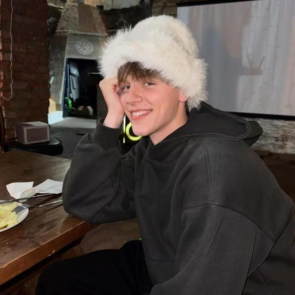 Profile Picture of Otteranyone Otteranyone (@ootteranyone) on Poshmark