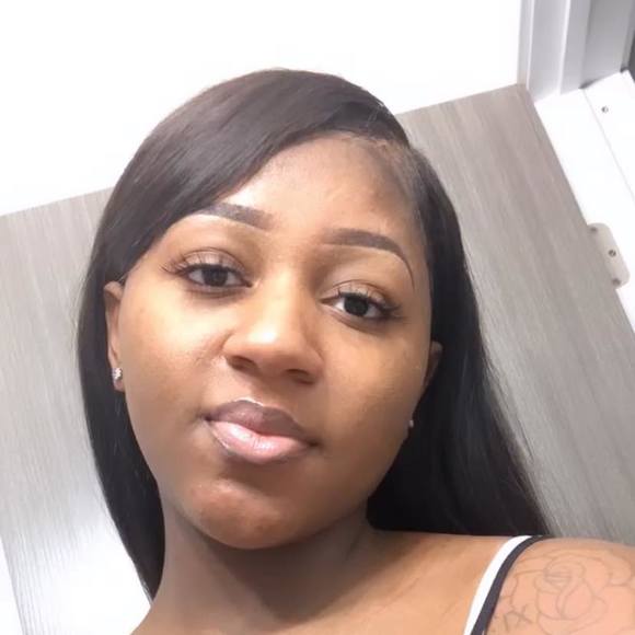 Profile Picture of Centajiah Staten (@centajiahss) on Poshmark