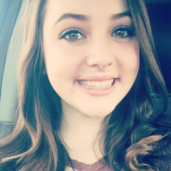 Profile Picture of Madison Blankinchip (@madisonb6821) on Poshmark