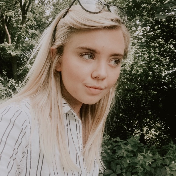 Profile Picture of Justine Heinitz (@justineheinitz) on Poshmark