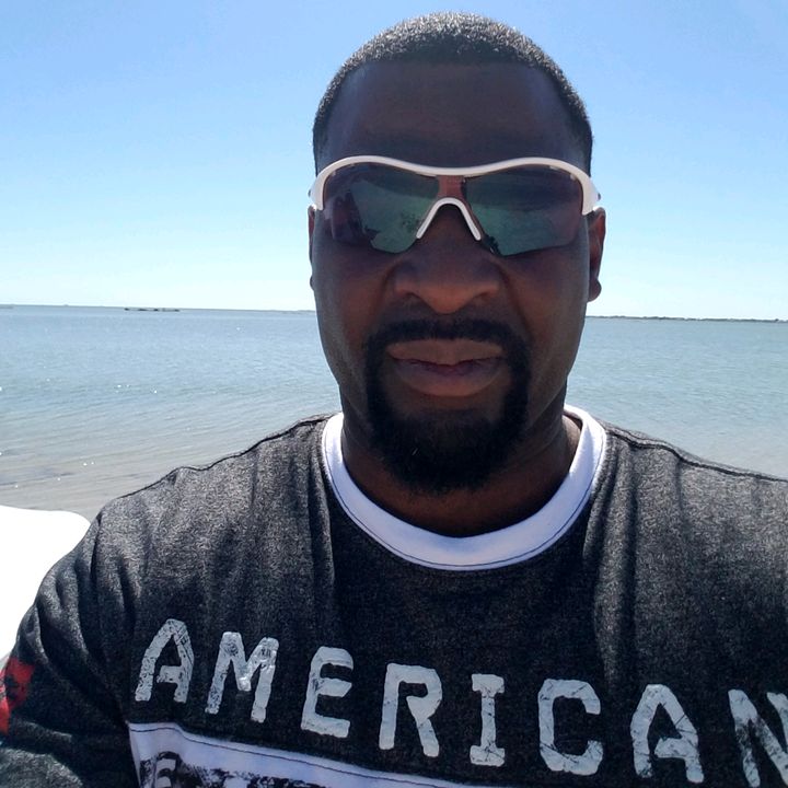 Profile Picture of EN21519 (@ericnard0) on Tiktok