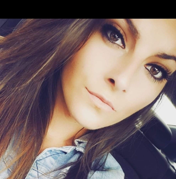 Profile Picture of Danielle Darcy (@danniiex77) on Poshmark