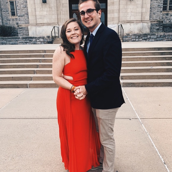 Profile Picture of Julianne Reilly (@jriles739) on Poshmark