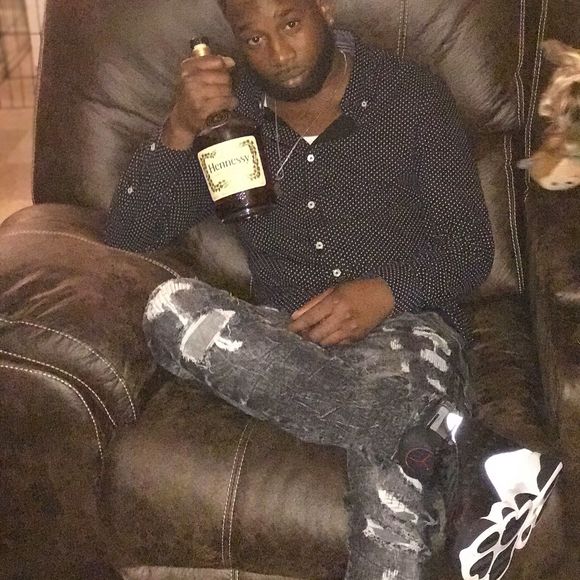 Profile Picture of Dannain Holloway (@dannain89) on Poshmark