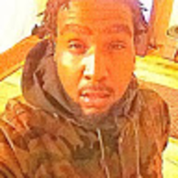 Profile Picture of Joell Moses (@aucstitaniumlz) on Poshmark