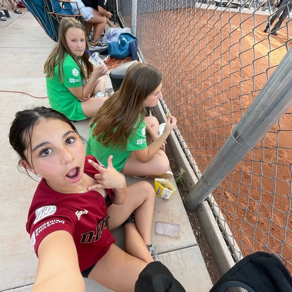 Profile Picture of Madison Petzoldt (@mpetzoldt1147) on Poshmark