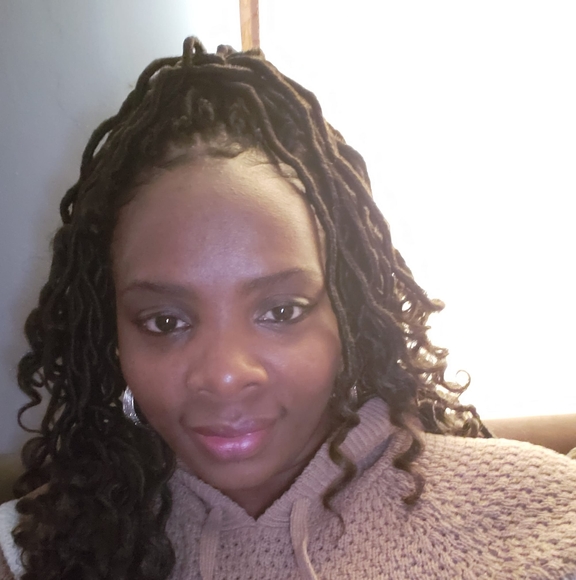 Profile Picture of Shelly Sweet (@ladysweet69) on Poshmark