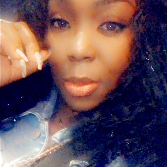 Profile Picture of Patrcia Derisme (@patrciaderisme) on Poshmark