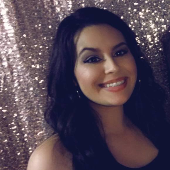 Profile Picture of Crystal Peterson (@lovehurts3648) on Poshmark