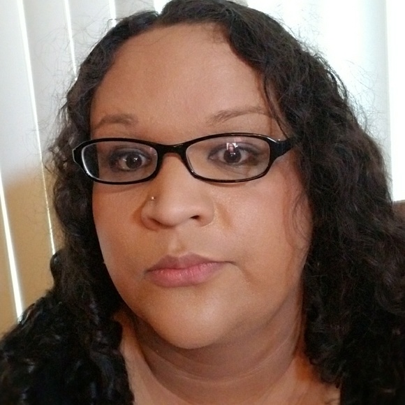 Profile Picture of Frankie Gortarez (@fgortarez) on Poshmark