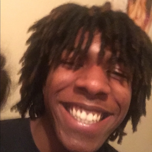 Profile Picture of Kevin Toliver (@kevin_toliver) on Poshmark