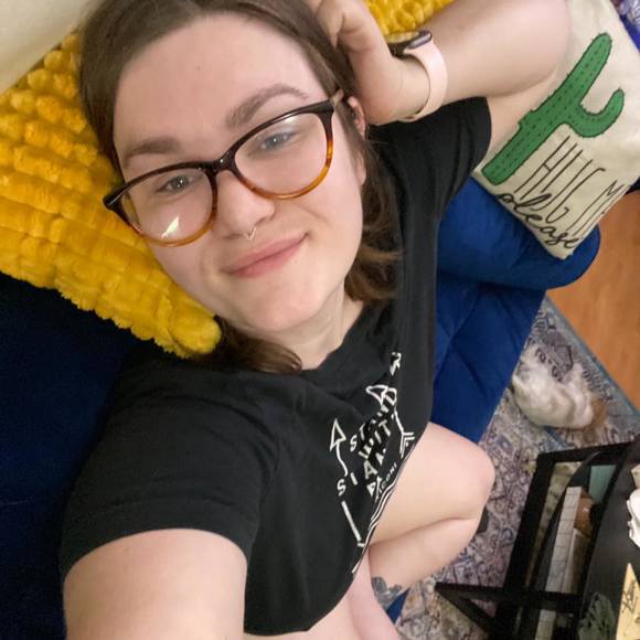 Profile Picture of Jasmine Carlisle (@lilacres) on Poshmark