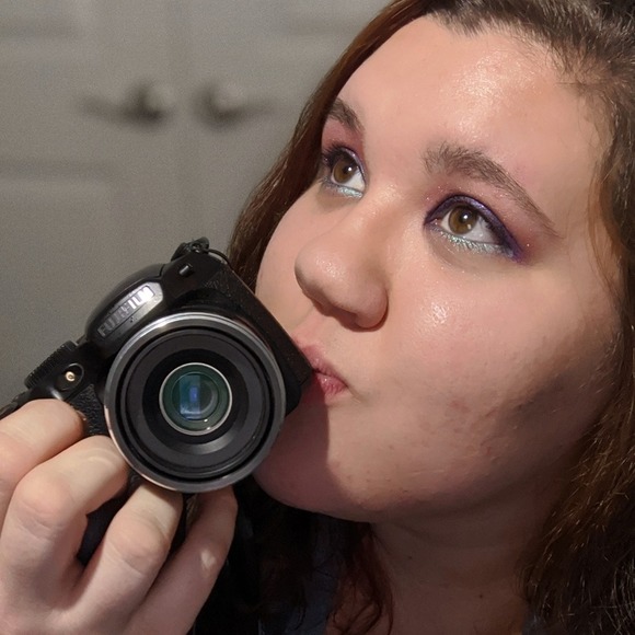 Megan Pasick - Poshmark Profile Picture of Megan Pasick (@meggzzz) on Poshmark