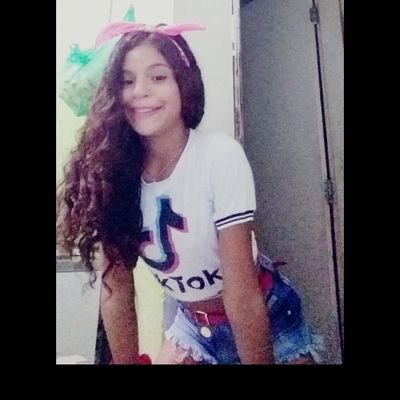 Profile Picture of Rosanne Silva (@Rosanne816) on Twitter