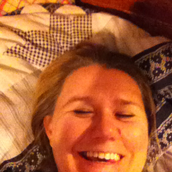 Profile Picture of April Thompson (@tapril25) on Poshmark