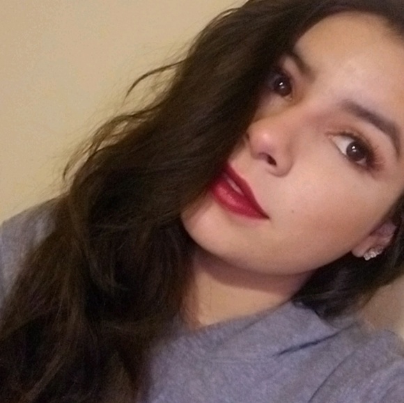 Profile Picture of Halima El ashmawi (@halimamawi) on Poshmark