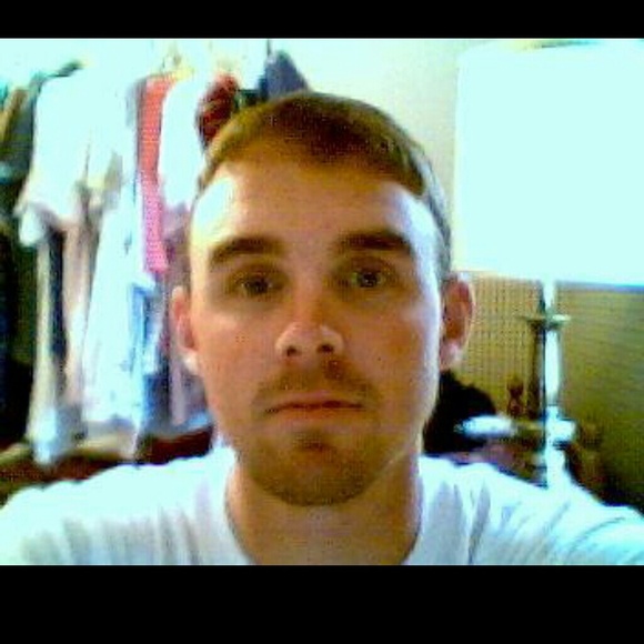 Profile Picture of Derek Giles (@derek323) on Poshmark
