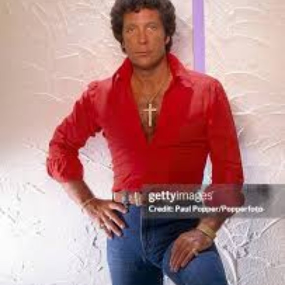 Profile Picture of Sheila Sheila (@sheila_e26_887) on Poshmark