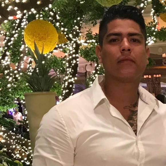 Profile Picture of Carlos Almeida (@caed123) on Poshmark