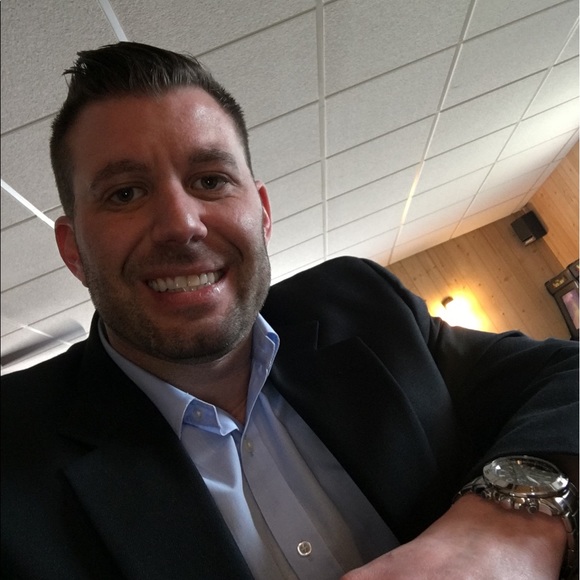 Profile Picture of Erik Hansen (@erik2020) on Poshmark