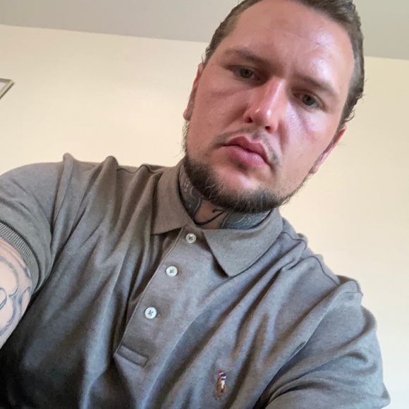 Profile Picture of Devin Wingender (@devinw5656) on Poshmark