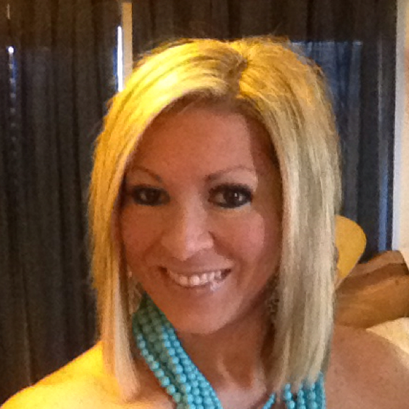 Profile Picture of Tina Popham (@tpopham) on Poshmark