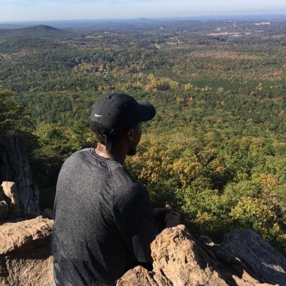 Profile Picture of Brian Linton (@blinton704) on Poshmark