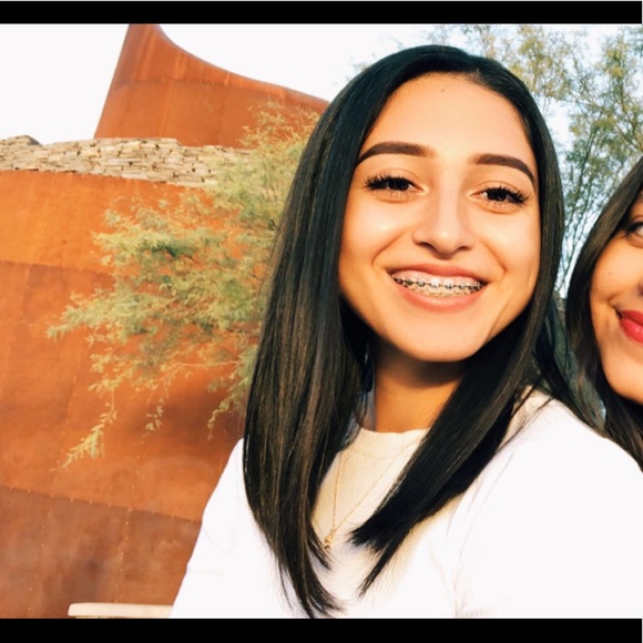 Destiny Olgin - Poshmark Profile Picture of Destiny Olgin (@destolgin) on Poshmark