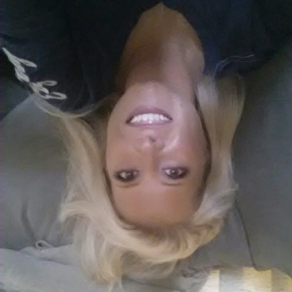 Profile Picture of Danielle Jurinsky (@dani8184) on Poshmark