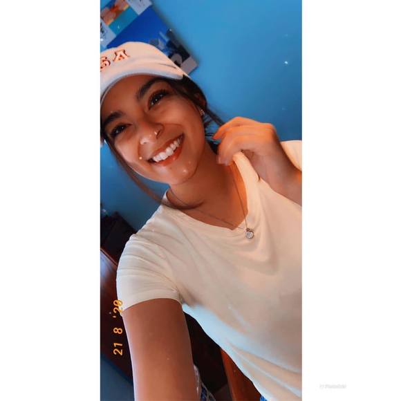 Profile Picture of Cecilia Chavez (@onelove231995) on Poshmark