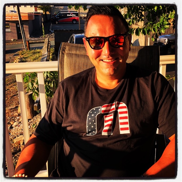 Profile Picture of Michael Vetrano (@mikevetrano) on Poshmark