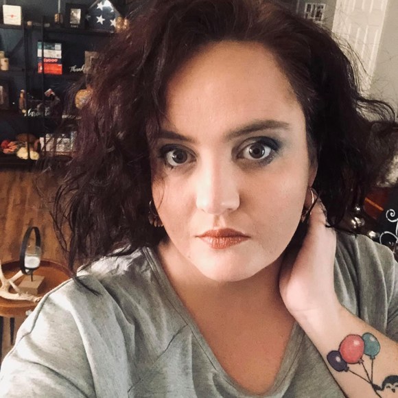 Profile Picture of Joy Lowery (@joy_lowery) on Poshmark