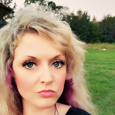 Profile Picture of Amanda S. Shaver (@estranged85) on Twitter