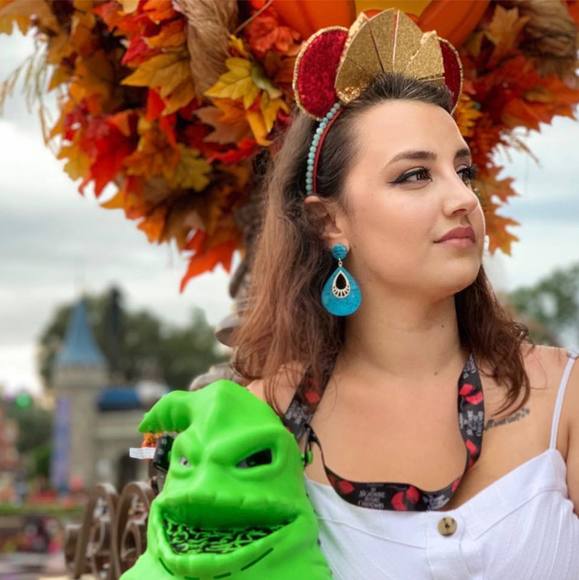 Profile Picture of Jenn Veerkamp (@prettykittyjl) on Poshmark