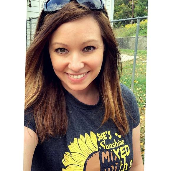 Profile Picture of Crystal Danfelt (@cdanfelt321) on Poshmark