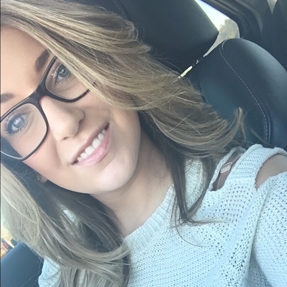 Profile Picture of Jessica Ruggiero (@ruggier8) on Poshmark