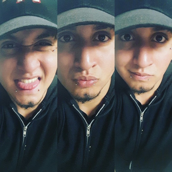 Profile Picture of Vargas Eddison (@vargaseddison) on Poshmark