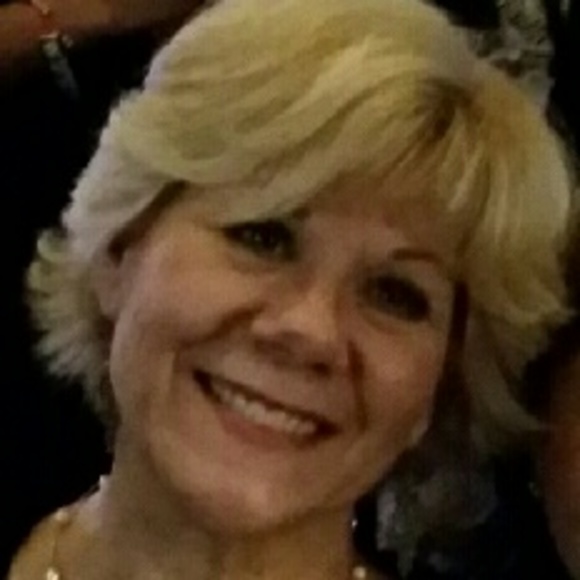 Profile Picture of Patty Keller (@pattygkeller) on Poshmark