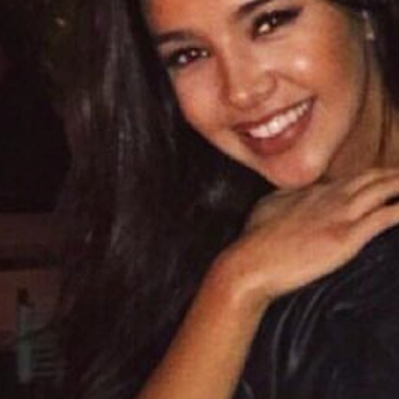 Profile Picture of Karine Pesso (@karinepesso) on Poshmark