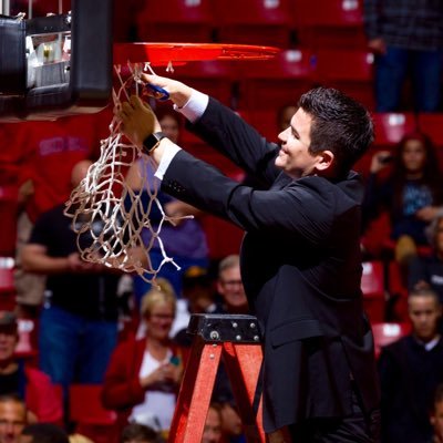 Profile Picture of Dave Velasquez (@DaveV_SDSUHoops) on Twitter