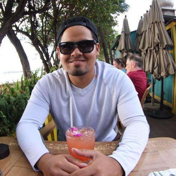 Profile Picture of Irving Araoz (@iallenaraoz) on Poshmark