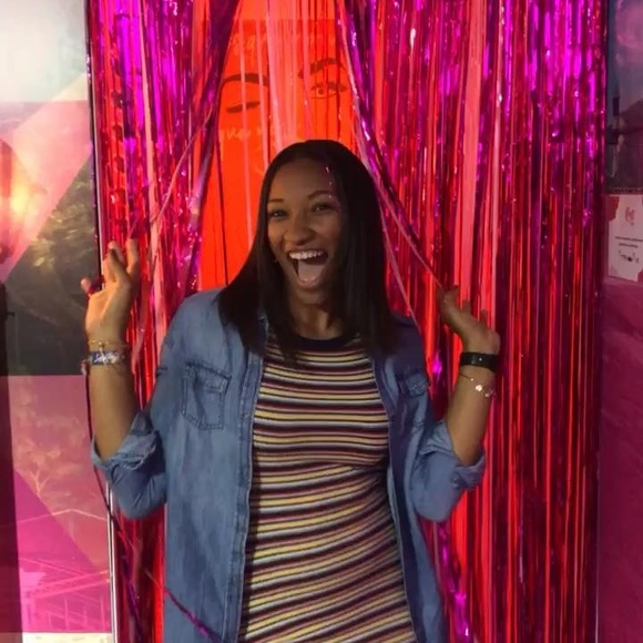 Frances Gil feliciano - Poshmark Profile Picture of Frances Gil feliciano (@mariegil17) on Poshmark