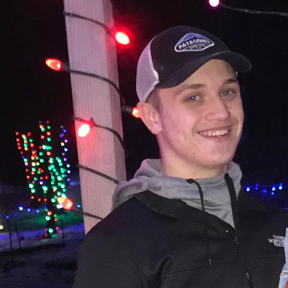 Profile Picture of Sammy Barby (@sambarby) on Poshmark