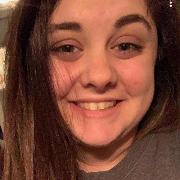 Profile Picture of Nikki Egler (@nikkiegler) on Poshmark