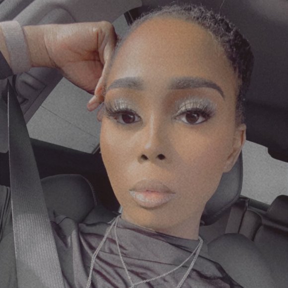 Profile Picture of Felice Pinckney (@sexymeka87) on Poshmark