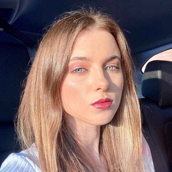 Profile Picture of Kailee Amundson (@kaileenicole102) on Poshmark