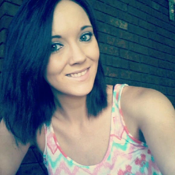 Profile Picture of Doris Davidson (@dd912016) on Poshmark