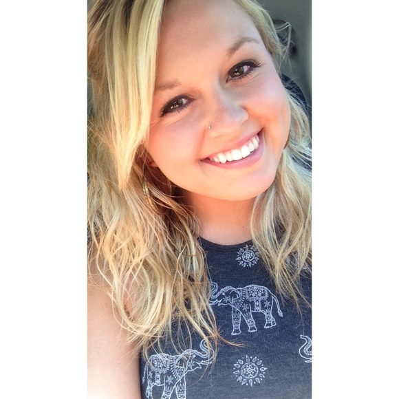 Profile Picture of Haley Crabtree (@haleyblainee) on Poshmark